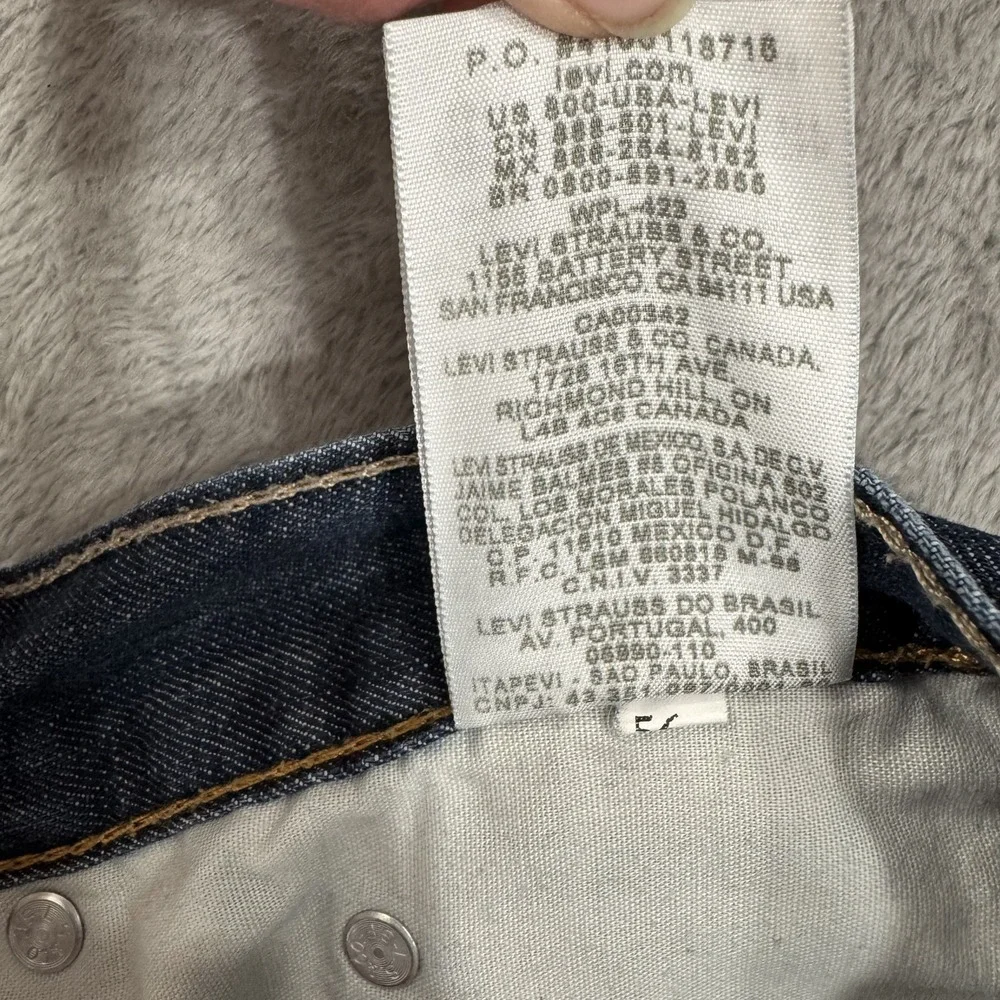 Levis actual size